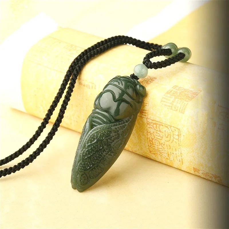 男性と女性のための天然ヘチアンシカダ翡翠ペンダントネックレス - Men'S Fashion Necklaces のレビューと価格