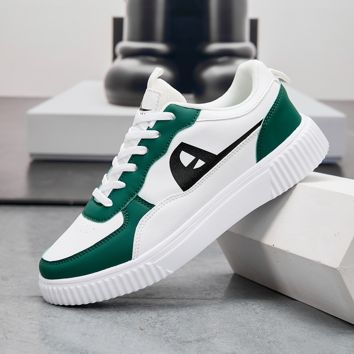 女性の靴スケートボード通気性男性用ファッションスニーカー軽量 - Men'S Fashion Shoes のレビューと価格