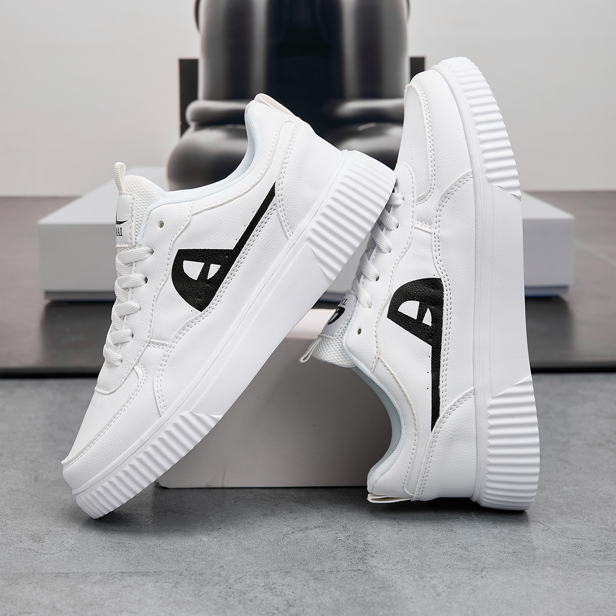 女性の靴スケートボード通気性男性用ファッションスニーカー軽量 - Men'S Fashion Shoes のレビューと価格